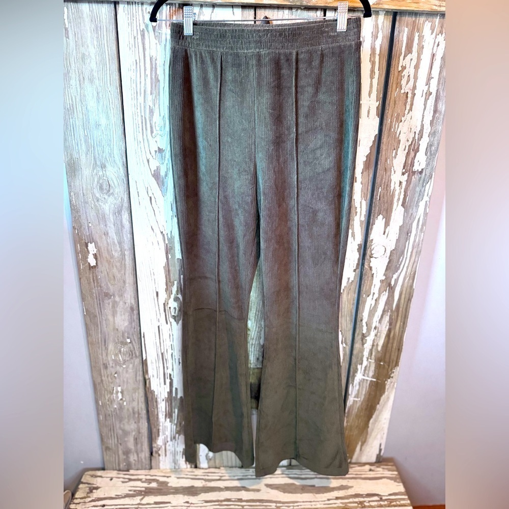 Aerie Flare Pants Size Small Dark Green Ribbed Stretch Flare NWT